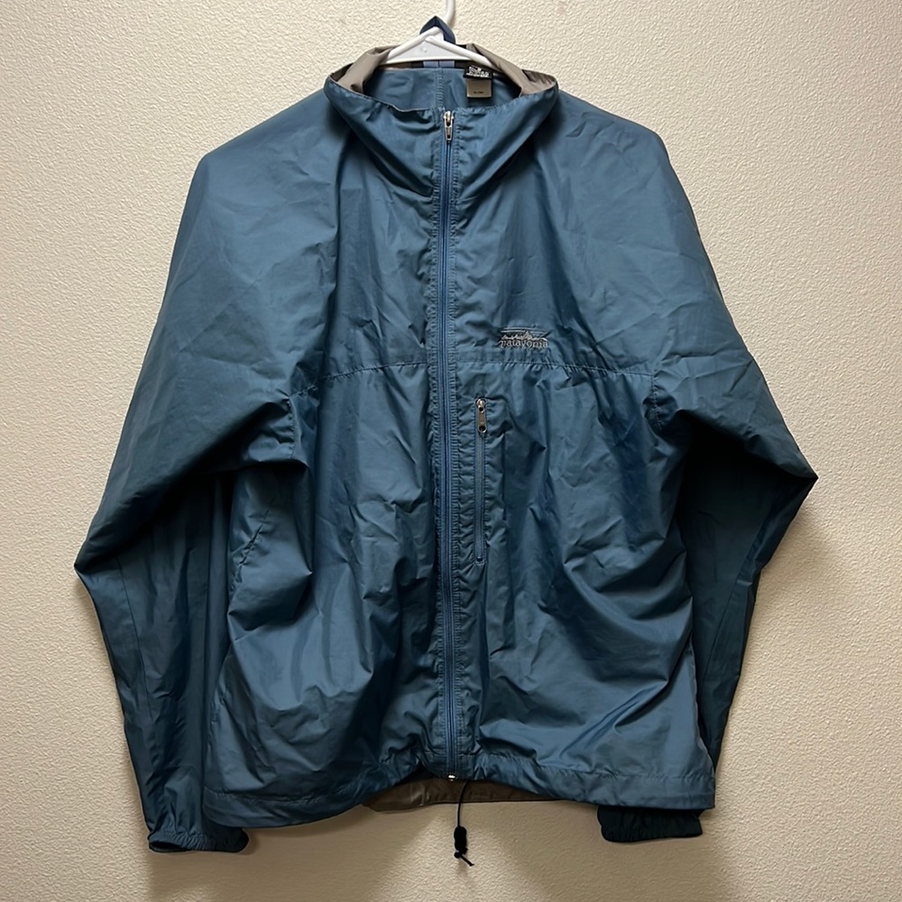 Blue Women’s Patagonia lightweight Windbreaker